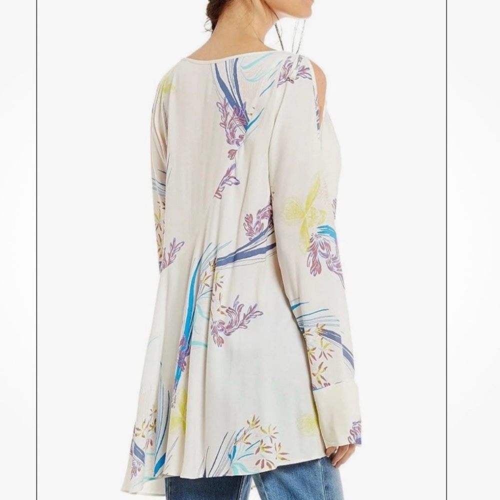 Free People Clear Skies cold shoulder tunic Size M - NWT